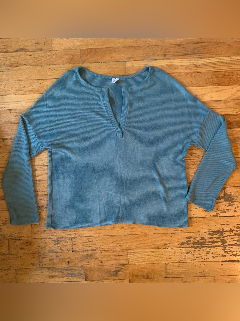 LA Luxe blue ribbed knit long sleeve top